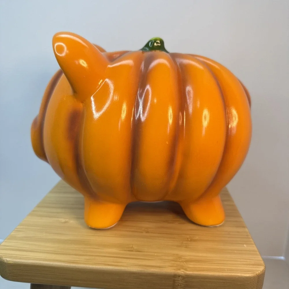 Target Ceramic Halloween Piggy Bank Pumpkin‎ Jack-O-Lantern 2010